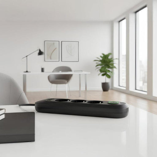 Razvodnik sa 3 mesta 2m 1.5mm2+pr. 3xUSB