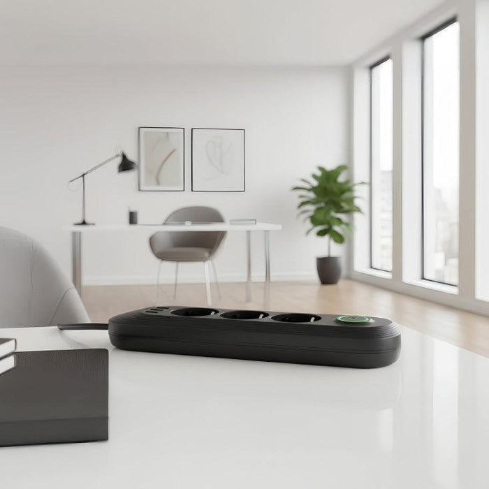 Razvodnik sa 3 mesta 2m 1.5mm2+pr. 3xUSB