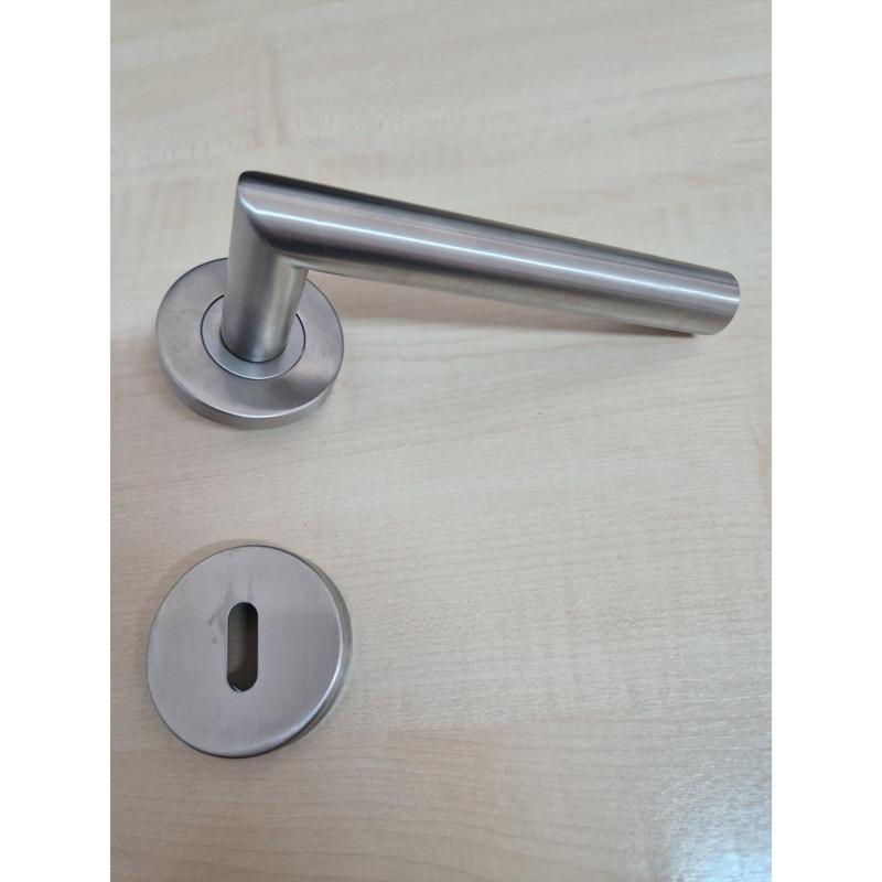 Kvaka INOX 070 — na rozeti