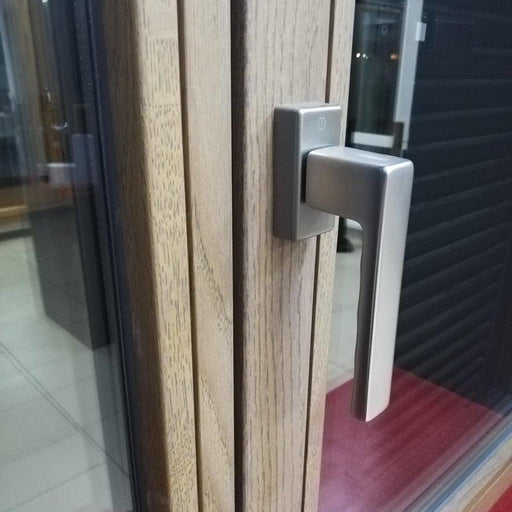 PROZORSKA RUČICA NA PRAVOUGAONOJ ROZETI- ASTI 35-45mm