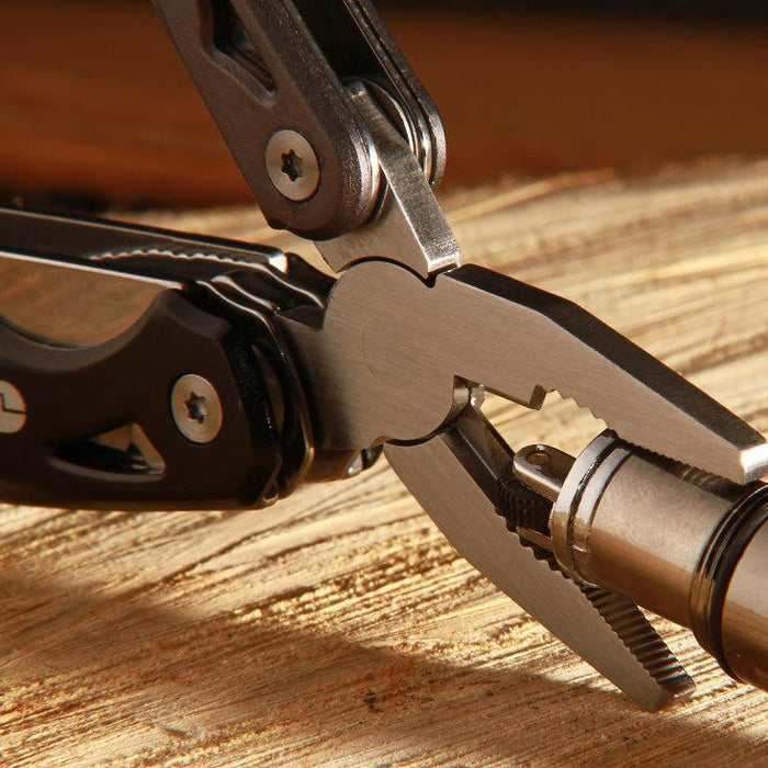 Višenamenski alat SEVEN