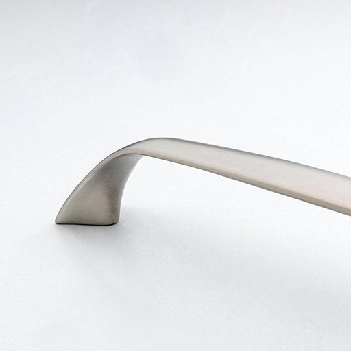 Ručkica THERAS - liveni cink, efekat nerđajućeg čelika